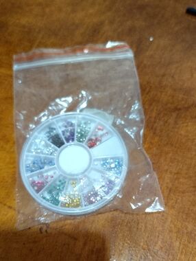 Mixed Nail Rhinestone Wheel - Multicolor
